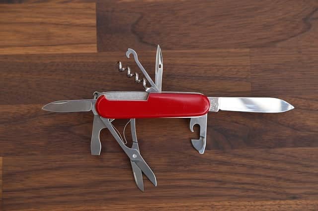 réseau professionnel couteau suisse